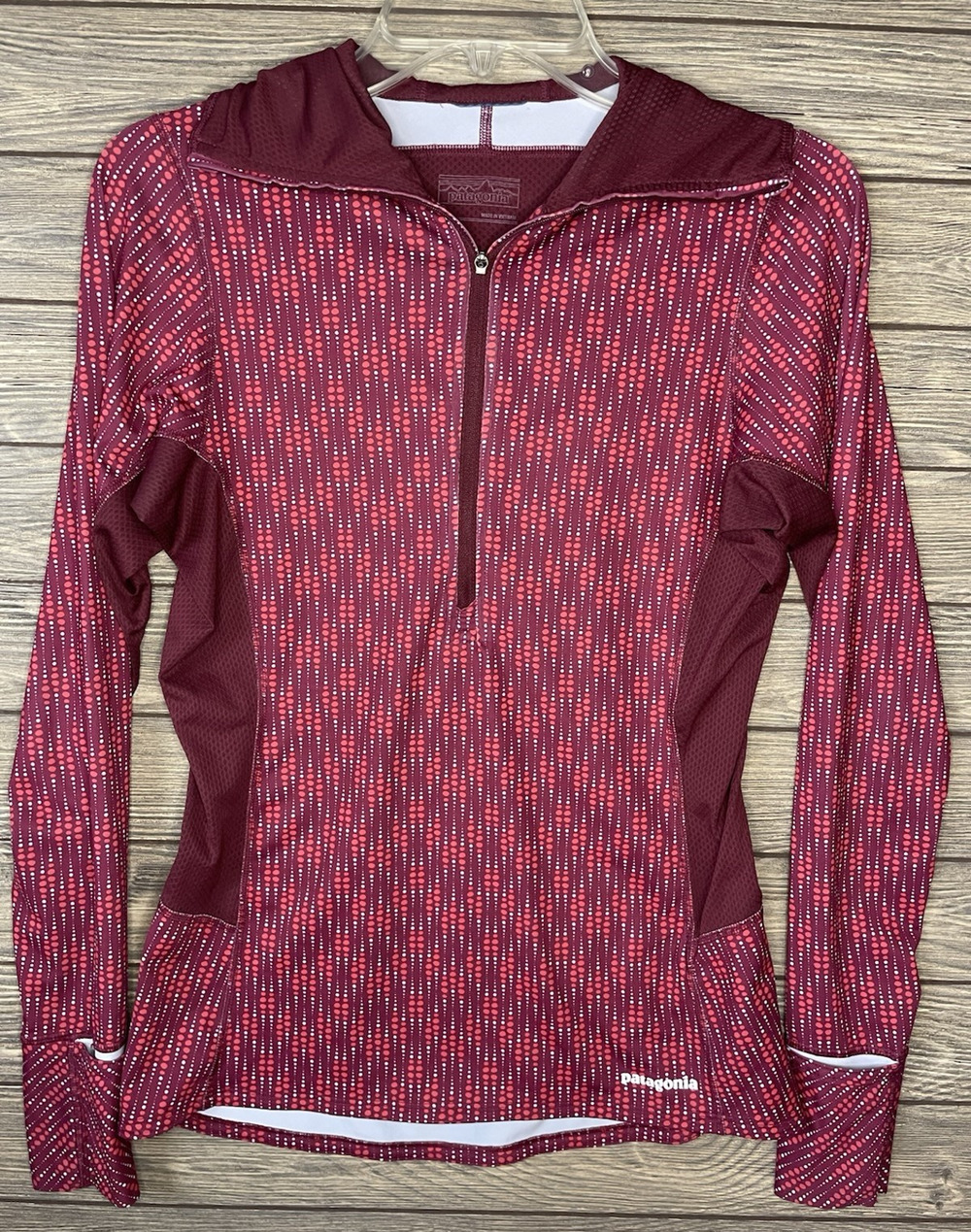 PATAGONIA Maroon & Coral Long Sleeve Stretch 1/2 Zip Hooded Top - Women's Sz Sm